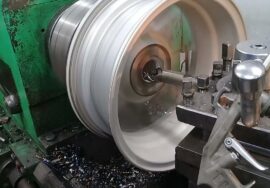 Расточка и проточка центрального отверстия литых дисков