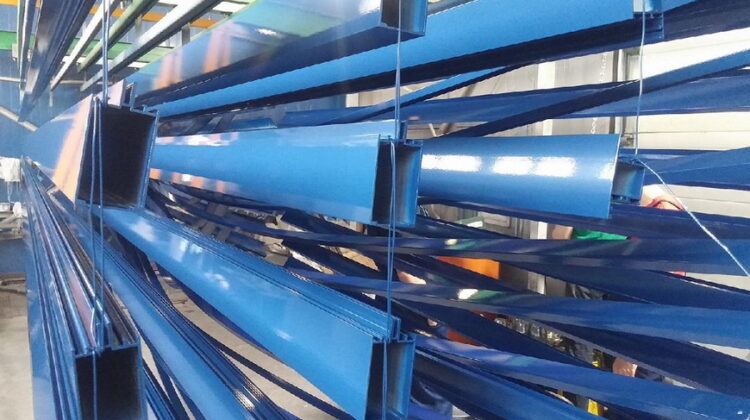 Порошковая покраска труб и профиля в Москве